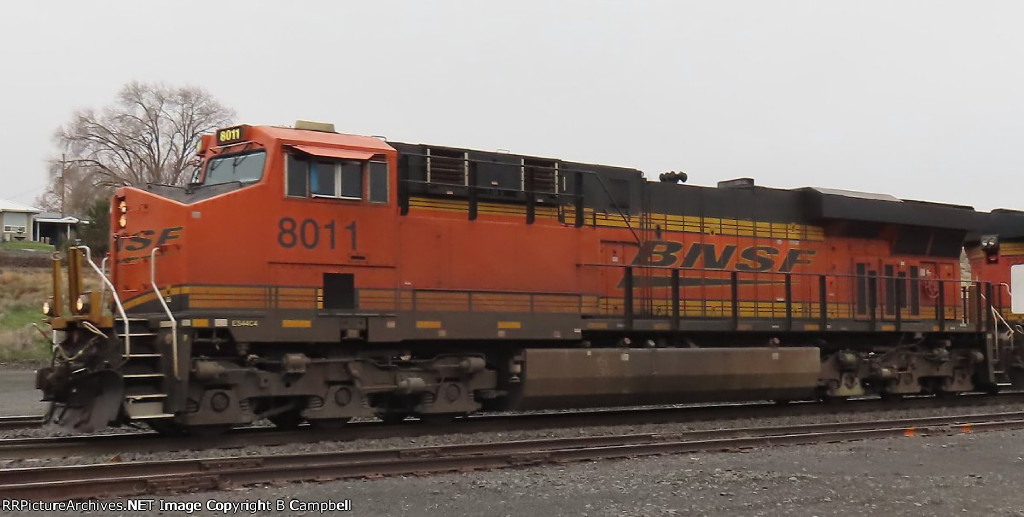 BNSF 8011